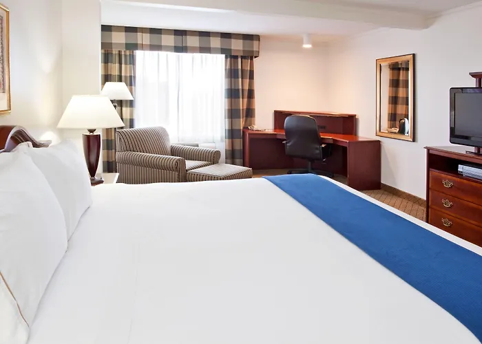Holiday Inn Express & Suites Alliance By Ihg
